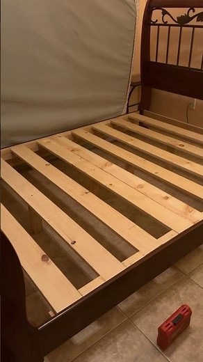 Replacing box spring with wooden slats