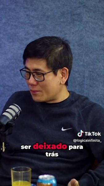 Tecnologia: A Verdade Cruel Sobre o Futuro das Linguagens Aprenda a ser 'promíscuo' com a tecnologia! Nossa jornada explora o futuro incerto das linguagens de programação, a obsolescência e como se manter relevante neste cenário em constante mudança. Prepare-se para o que vem por aí! #Tecnologia #Programacao #LinguagensDeProgramacao #FuturoDaTecnologia #DesenvolvimentoWeb #CarreiraEmTI #TechTrends #Inovacao #MercadoDeTrabalho #DicasDeProgramacao