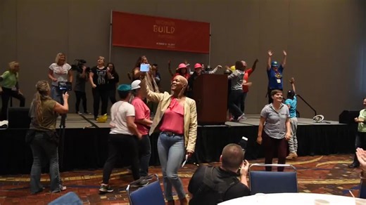 A flash mob that erupted at the 2017 Women Build Nations tradeswomen conference in Chicago @Women Build Nations #feminism #solidariry #unionsolidarity #solidarityforever@Feminism Talk 💌 @AFL-CIO @FEMINISM @Chicago Federation of Labor