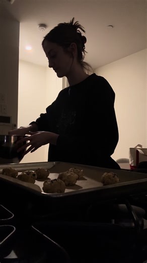 a little late night baking 👩🏻‍🍳💌 #nyc #baking #cookiesoftiktok