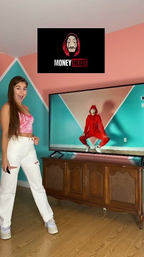 Dancing in a Netflix Series: Enola Fischer Blank