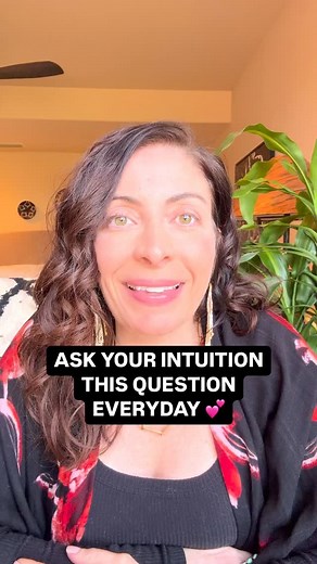 💕Do you realize that your intuition is your built-in GPS, constantly guiding you toward the life you actually want? So the question you have to ask yourself is this—who’s in the driver’s seat of your life right now? Are you letting fear control the wheel, inviting in the voice of judgement, second-guessing every turn, and convincing you that you have no idea what you’re doing? Or are you letting your intuition navigate, leading you with clarity and confidence? Because when intuition takes the w