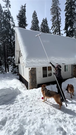 Challenges of Using a Roof Snow Shovel