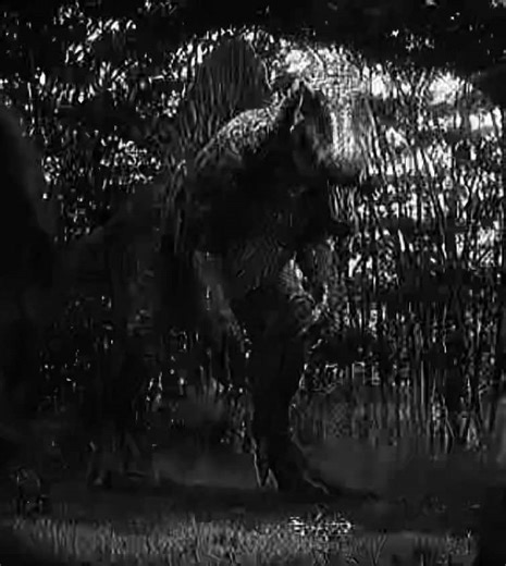 Exploring Spinosaurus Edits in Jurassic World