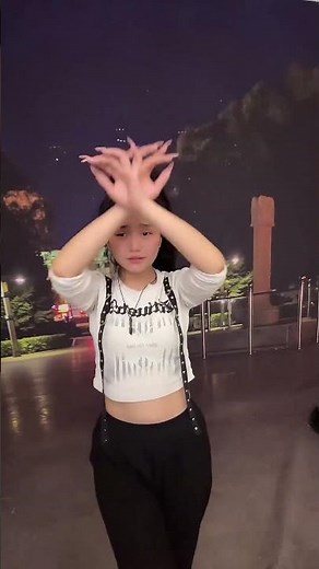 Silent Bride Chinese Song Cover Finger Dance & Singing Performance by Fengbao
