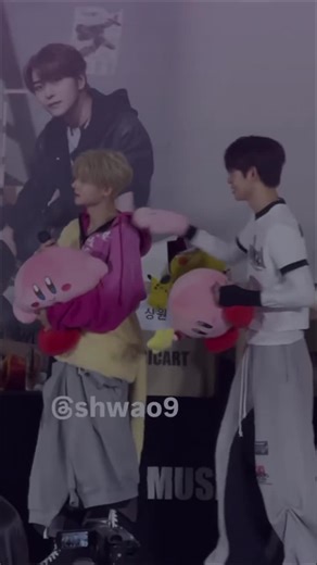 Geonwoo dan Sangwon: Mode Genggam yang Unik