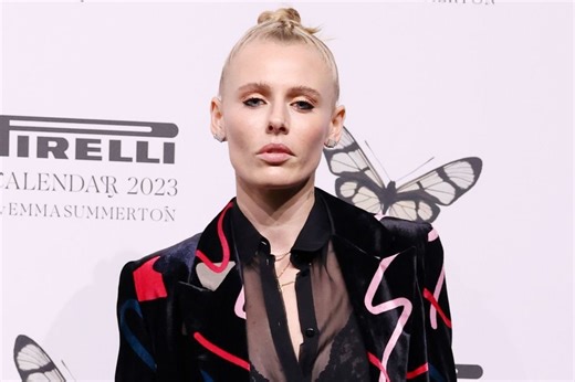 Model issues warning after losing both legs to toxic shock