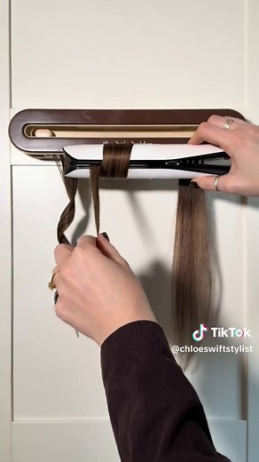3 Ways to Curl Hair with a Straightener