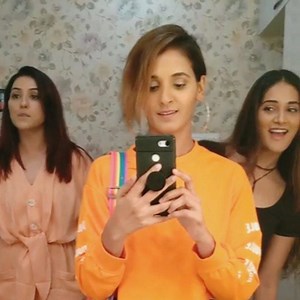 Are we ready for 2020 or what? 💯🌟🥳🤸🏻‍♂️🌟🤘🌼❤️🙏🤓🤣🥴🤭 @neetimohan18 @mohanshakti | Mukti Mohan