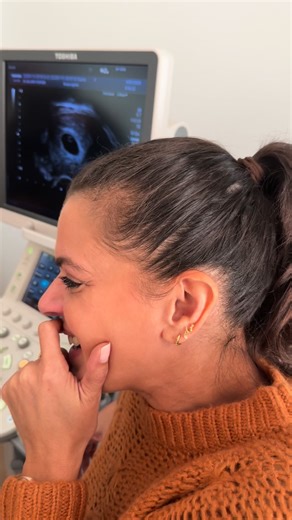 Gracy Barberane on Instagram: "On a gagné 💪🏼🥺 7,5mm et un cœur qui bat très bien! Je n’en reviens pas… je n’y crois pas… alors ça y est? C’est enfin mon tour? Je peux souffler? Je n’en reviens pas! Que c’était long et que c’était dur 😢 Comment j’ai fait pour tenir? 10 ans à y croire, à me battre comme une lionne pour aller chercher ce bonheur, ce miracle. Le contre coup est tel que je ne comprends pas comment j’ai fait pour tenir. 10 ans de ma vie ont défilé dans ma tête en voyant notre peti