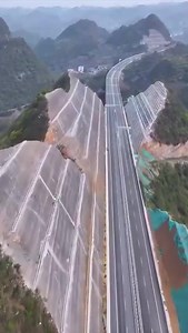 166K views · 1.2K reactions | 퐂퐡퐢퐧퐞 : une montagne a été coupée en...