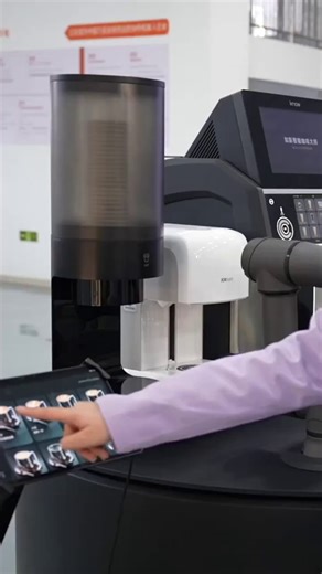 In just 75 seconds, the robotic barista crafts aromatic coffee with elegant latte art. The robotic arms can also build components like mechanical joints. A company in Zibo, Shandong, has seamlessly integrated these robots into two distinct spheres: not only enhancing daily life but also powering industrial production lines.🤖 （Source: Xinhuanet） | SDHS CSI