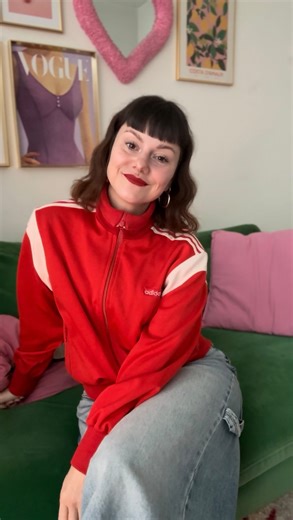 Alessia on Instagram: "✨ Ma wishlist au Père Noël ✨ • Casque audio @marshall ou @sony.france • Manteau en fausse fourrure (Zara via @Vinted) • Casquette @Supremenewyork 🍓 • Pièce en jean @LouisVuitton • Lampe tulipe @urbanoutfitters • Fleurs @paloma.latelier • Chaussures de running @hoka_eu via @zalando • Montre connectée @fitbit @fitbit_fr Et vous, c’est quoi votre wishlist ? 🎄 Concept vidéo inspiré par @juliettekitsch 🫶🏼 #wishlistideas #belgique #cadeauxdenoel"