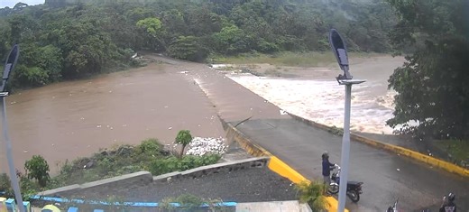 BADÉN INCOMUNICADO NOS ENVÍAN ESTÁS IMÁGENES DE AHORA MISMO 5:35 PM DEL BADÉN KM 40 | Medina Informa