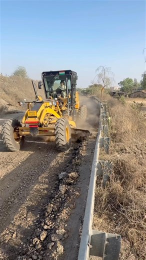 Service”Road grading”Cat120💫￼