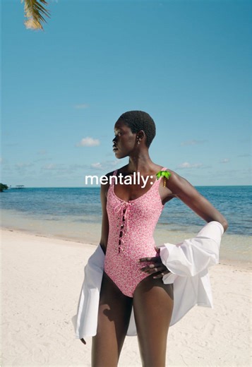 Here’s to staying warm and planning our getaway looks 👙 Drop your dream spring break destination below 🌴🏖️😎