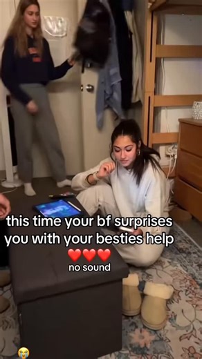 Best Friends Reunite After Years Apart 😭💖 #BestFriends #EmotionalReunion #Heartwarming #FriendshipGoals #TearfulMoment | Family reunion