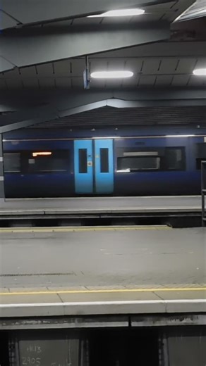 Southeastern Class 375 arriving into London Bridge