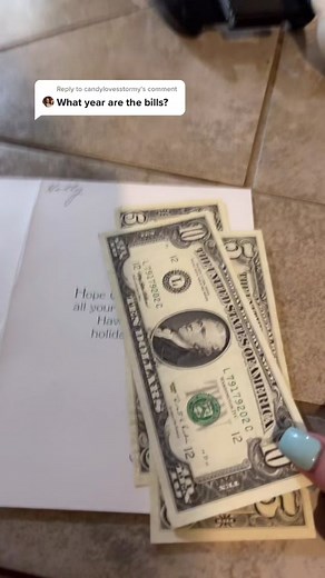 Reply to @candylovesstormy I tried googling how to track a bill but it brought me to wheresgeorge.com and no luck. They look straight from the bank.