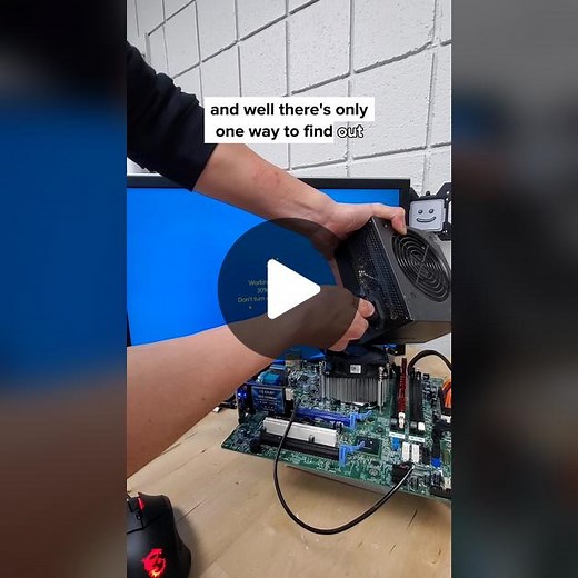 shutting off a computer while windows is updating! your mileage may vary but I still recommend not trying this at home 😅 #pc #pctips #pcbuilding #windows #mryeester