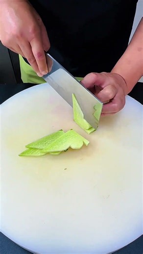 Butterfly cut, radish butterfly cut #Cutting technique #Original video creator