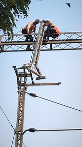 2.9K views · 19 reactions | Workers install overhead electric lines, the vital infrastructure that powers modern trains for faster, cleaner, and more efficient transportation across the country. Follow:- @therailpilot #IndianRailways #railwayelectrification #greenerfuture #greenfuture #ohe #railfans #trainlovers | Sudhanshu Dasai | Facebook