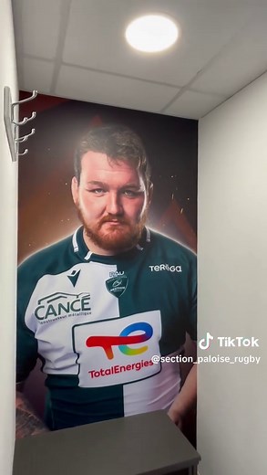 POV : Les joueurs découvrent le nouveau covering de la boutique 🔥