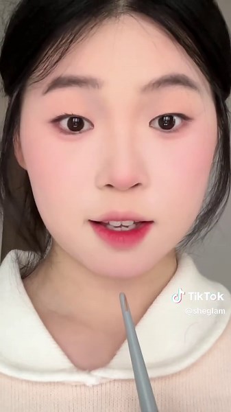 Elevate Your Glam with Our Setting Powder Tips