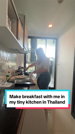 Another day, another breakfast ✌🏻 I love filming these silly little videos, I’m getting a lot better at utilizing the solid 1sq ft of counter space and cleaning the kitchen as I go. I’ve also gotten better at making 4 ingredient biscuit/bread on stove since I don’t have an oven! Enjoy 😘 #cooking #makebreakfastwithme #livinginthailand #expat #livingabroad #cookwithme #tinyhome #tinykitchen