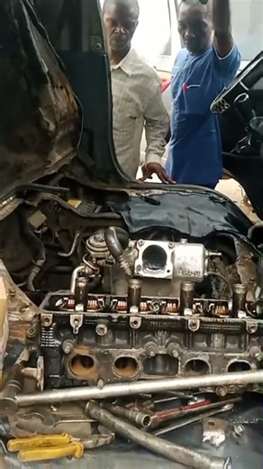 uninstalling Hummer bus top cylinder head #automobile#subscribe #comment