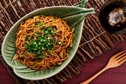 BEST Garlic Noodles Recipe - Easy Triple Garlic Sauce
