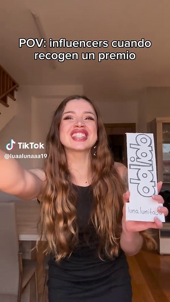 Los Mejores Momentos de Influencers al Recibir Premios