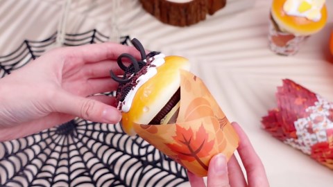 20 Pieces Jewelry Gift Box Square Cardboard Jewelry Box with Microfiber Jewelry Bag Envelope Jewelry Storage Bag (Green No Logo)