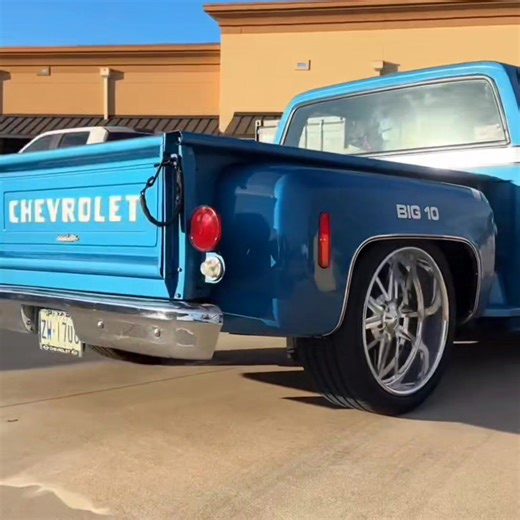 67K views · 3.9K reactions | Today's feature on @n2classictrux your classictruck source by @c10_efrain @robertrocha6 super clean #squarebody stepside BIG 10 Rolled around at @trucksandcoffeehoutx #classictrucks #n2classictrux #n2trux | SquareBody.net | Facebook