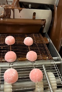 8.5M views · 10K reactions | Wait for the Chocolate 襤 | Hercules Candy Co | Facebook