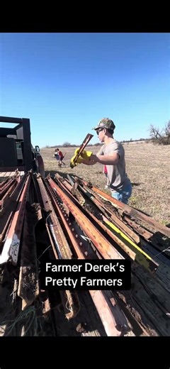 Pretty farmers walk like this