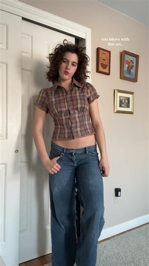 The skirt AND shirt are this cute.. unbelievable #sets #plaid #pinterest