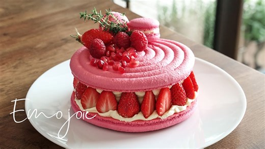 Ispahan macarons: sweet, floral, and fruity!