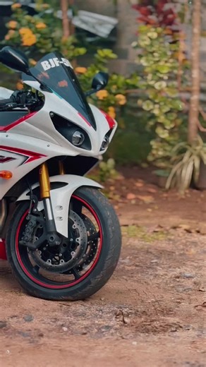 YZF Yamaha R1 Performance Review for Sri Lanka