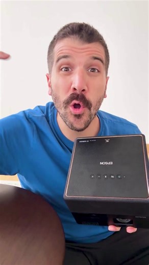 5 COSAS que TIENES QUE SABER sobre el PROYECTOR PORTÁTIL #EpiqVision EF12 de EPSON @epsonlatin Es ALUCINANTE lo VERSÁTIL que es 🎬🎞️🎮👾🎶⚽️ Lo puedes encontrar en Falabella, Hiraoka, Coolbox y otras tiendas autorizadas. #EpsonEsEpiq #EpiqVision #Publicidad Epson Perú SAC RUC 20391166855