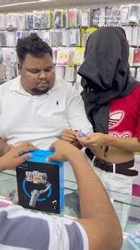 MO1 Gimbal Advantage 3Axis Smartphone Gimbal with Wide Angle..