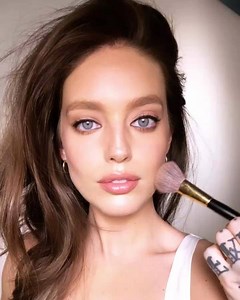 3.2K views · 498 reactions | Shooting a super fun tutorial with @erinparsonsmakeup for my YouTube channel today! 811media Jehnna Mahoney | Emily DiDonato | Facebook