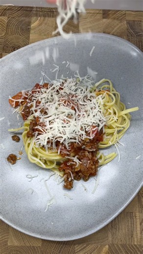 DONT FORGET TO FOLLOW ME 💛 Spaghetti Night 🍝