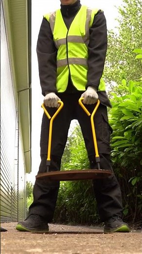 Why use the ROUGHNECK Universal Manhole Key Kit? 🤔