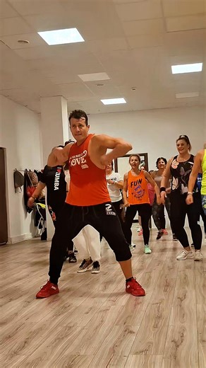 25K views · 451 reactions | We've got to keep on moving! REDUCERE 90% la Zumba cu Andrei ONLINE pe Zoom! Intră ACUM pe linkul din BIO: https://app.arketa.co/andreiosanu/pricing pune codul Zumba90 și plătești 11.9 RON abonamentul de 8 ședințe! 珞 Te aștept cu drag în echipa mea Online! Dansăm, slăbim și ne distrăm împreună, chiar din confortul casei tale! 﫠 | Andrei Osanu Dance Videos | Facebook