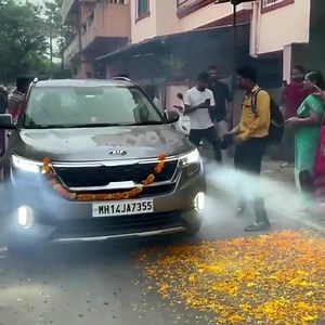 1.2M views · 10K reactions | CSK चा फलंदाज ऋतुराज गायकवाडचे पुण्यातील घरी उत्साहात स्वागत... | STAR Marathi | Facebook