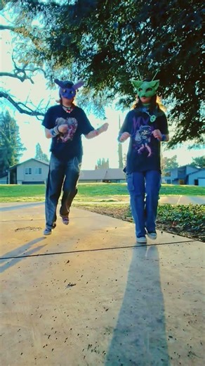 this dance again 👅 @msgerit520 @CynTheAlien