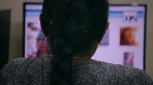 "The Moderators" approaching the realities of moderators that monitor and delete contents on the Internet