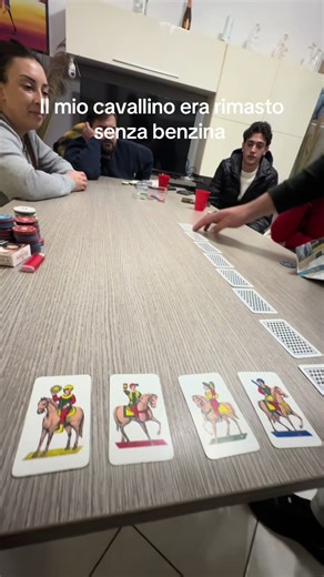 Spadaccino Blu: Un Gioco di Natale Avvincente