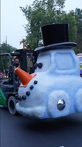 Season's Speedings from Radiator Springs🎄🚗 #DisneyUnscripted #Disneyland #BTS #CarsLand